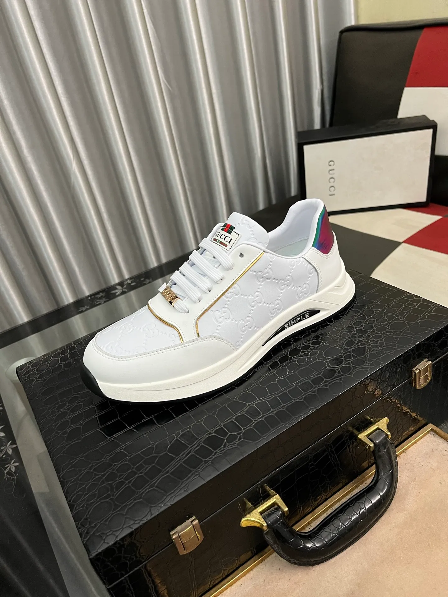 Men's shoes 💰420⌚️⌚️[GUCCI] The latest trendy men's casual shoes, the fabric is made of embossed cowhide imported from Italy, comfortable sheepskin lining + feet, the original outsole is wear-resistant and non-slip, high-level version, exquisite workmanship. Code number: 38-442️⃣Colors available